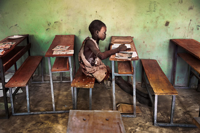 steve-mccurry--reading-is-an-exhibition-with-photos-of-over-forty-years-of-career-Foto-3.jpeg