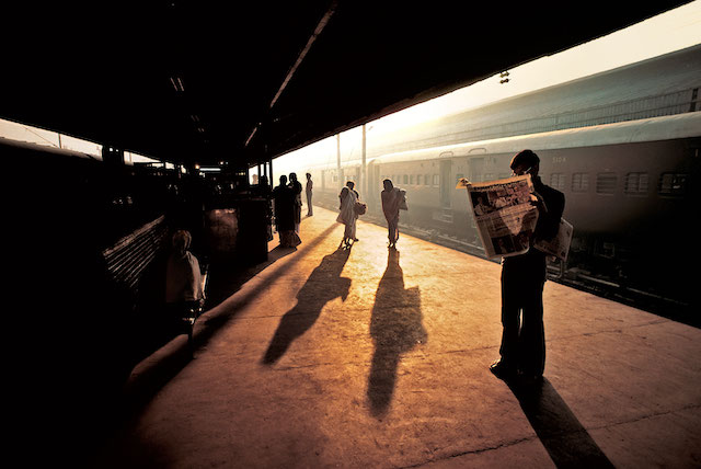 steve-mccurry--reading-is-an-exhibition-with-photos-of-over-forty-years-of-career-Foto-4.jpeg