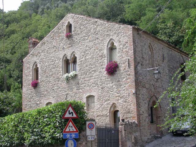 arqua-petrarca-is-beautiful-villages-in-italy-Casa_Vettorato.jpg