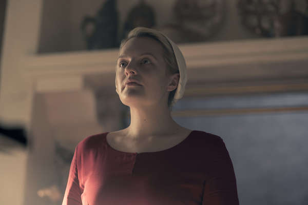 tv-seris-the-handmaid's-tale-Elisabeth_Moss_The_Handmaid's_Tale5.jpg