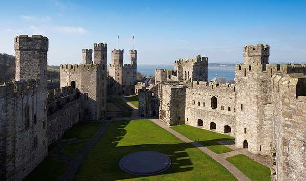 caernarfon-castle-caernarfon-castle-looking-in.jpg