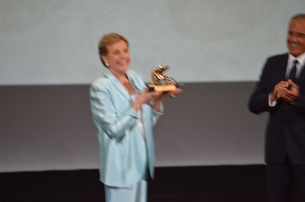 venice-film-festival-2019---award-to-julie-andrews-julies_andrews_(76).jpg