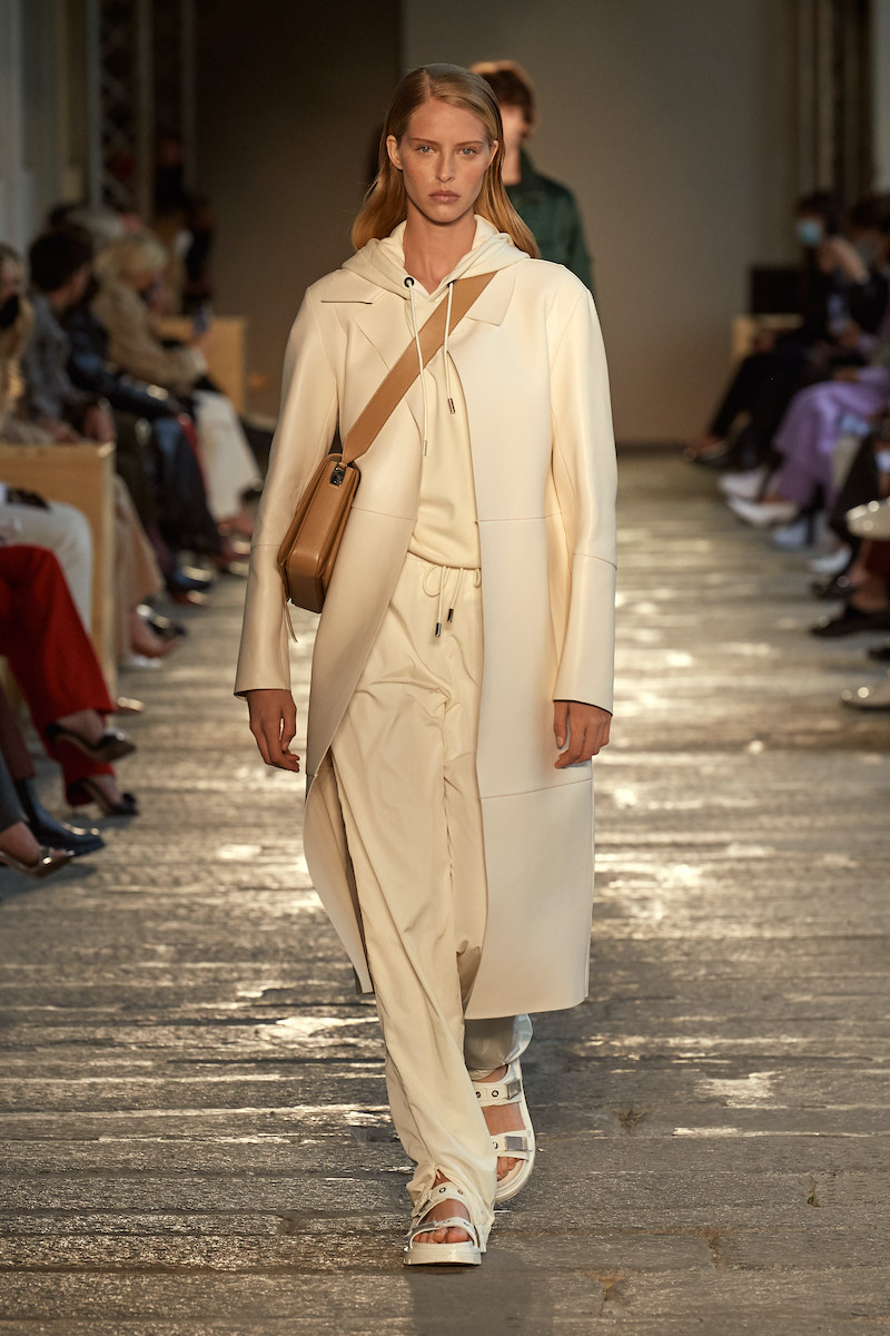 milan-fashion-week--hugo-boss-spring-summer-2021-collection-HBME_110_S21SR_FS_Milan_01_Runway_28_sRGB.jpg