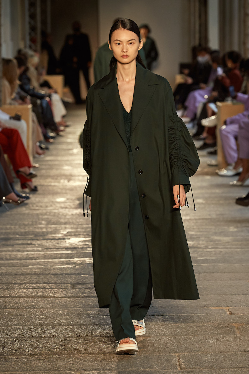 milan-fashion-week--hugo-boss-spring-summer-2021-collection-HBME_110_S21SR_FS_Milan_01_Runway_36_sRGB.jpg