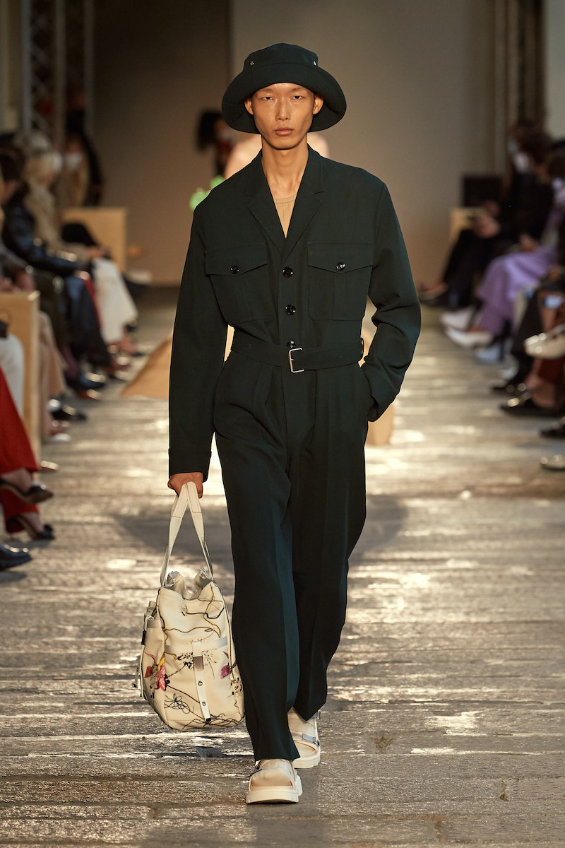 milan-fashion-week--hugo-boss-spring-summer-2021-collection-HBME_110_S21SR_FS_Milan_01_Runway_39_sRGB.jpg