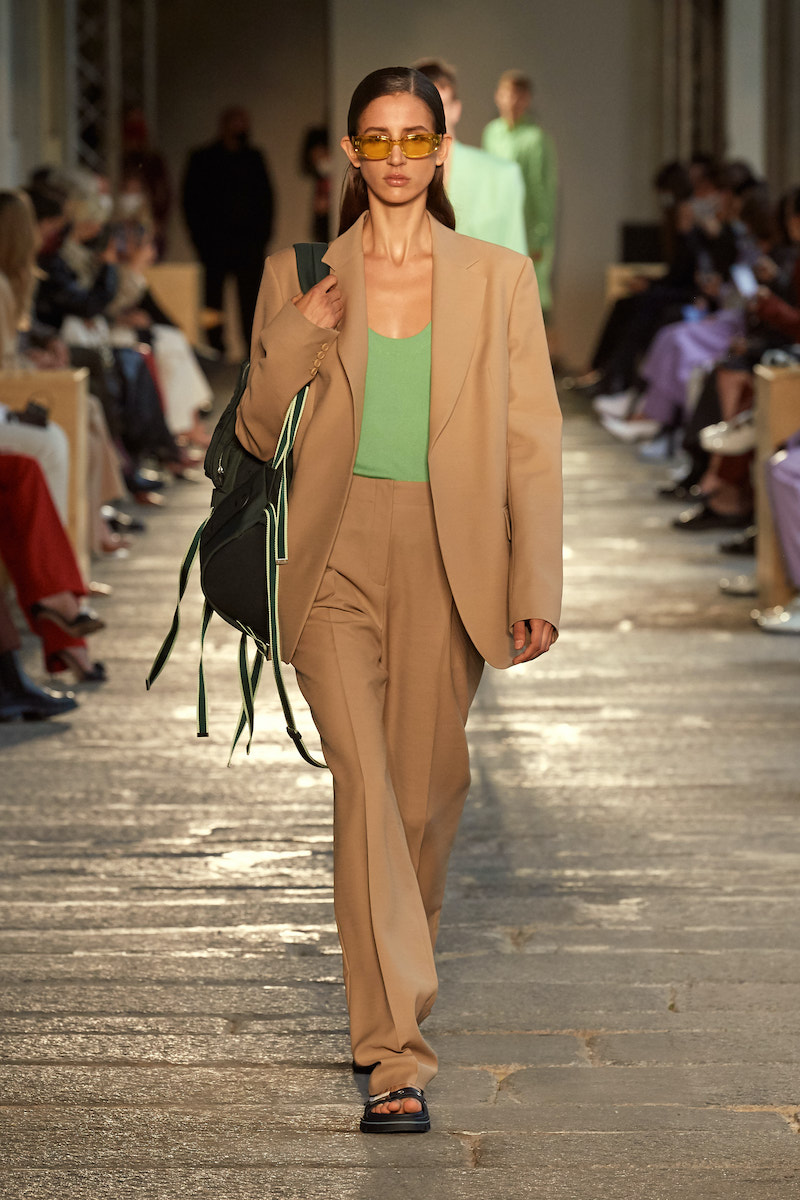 milan-fashion-week--hugo-boss-spring-summer-2021-collection-HBME_110_S21SR_FS_Milan_01_Runway_41_sRGB.jpg