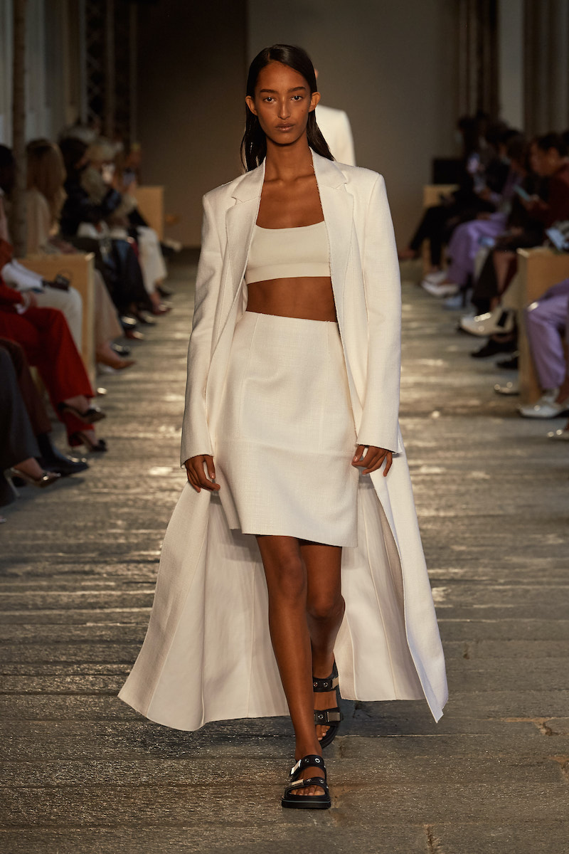 milan-fashion-week--hugo-boss-spring-summer-2021-collection-HBME_110_S21SR_FS_Milan_01_Runway_49_sRGB.jpg