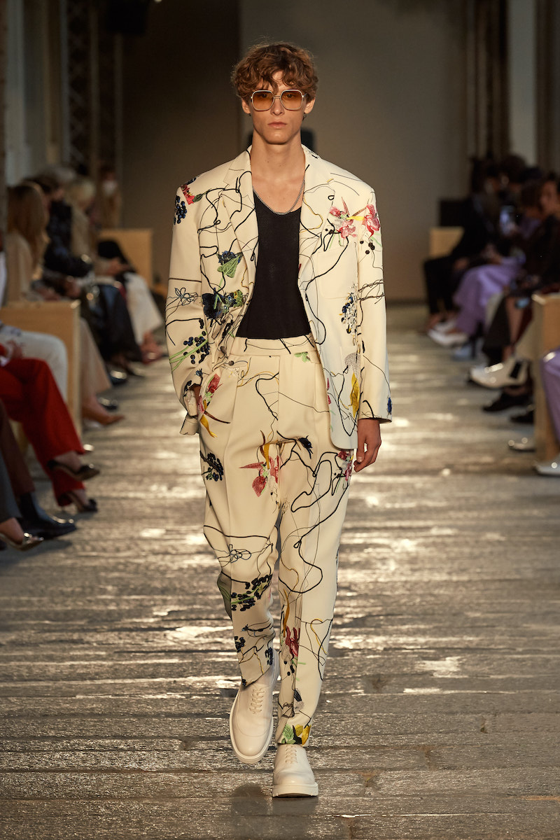 milan-fashion-week--hugo-boss-spring-summer-2021-collection-HBME_110_S21SR_FS_Milan_01_Runway_59_sRGB.jpg