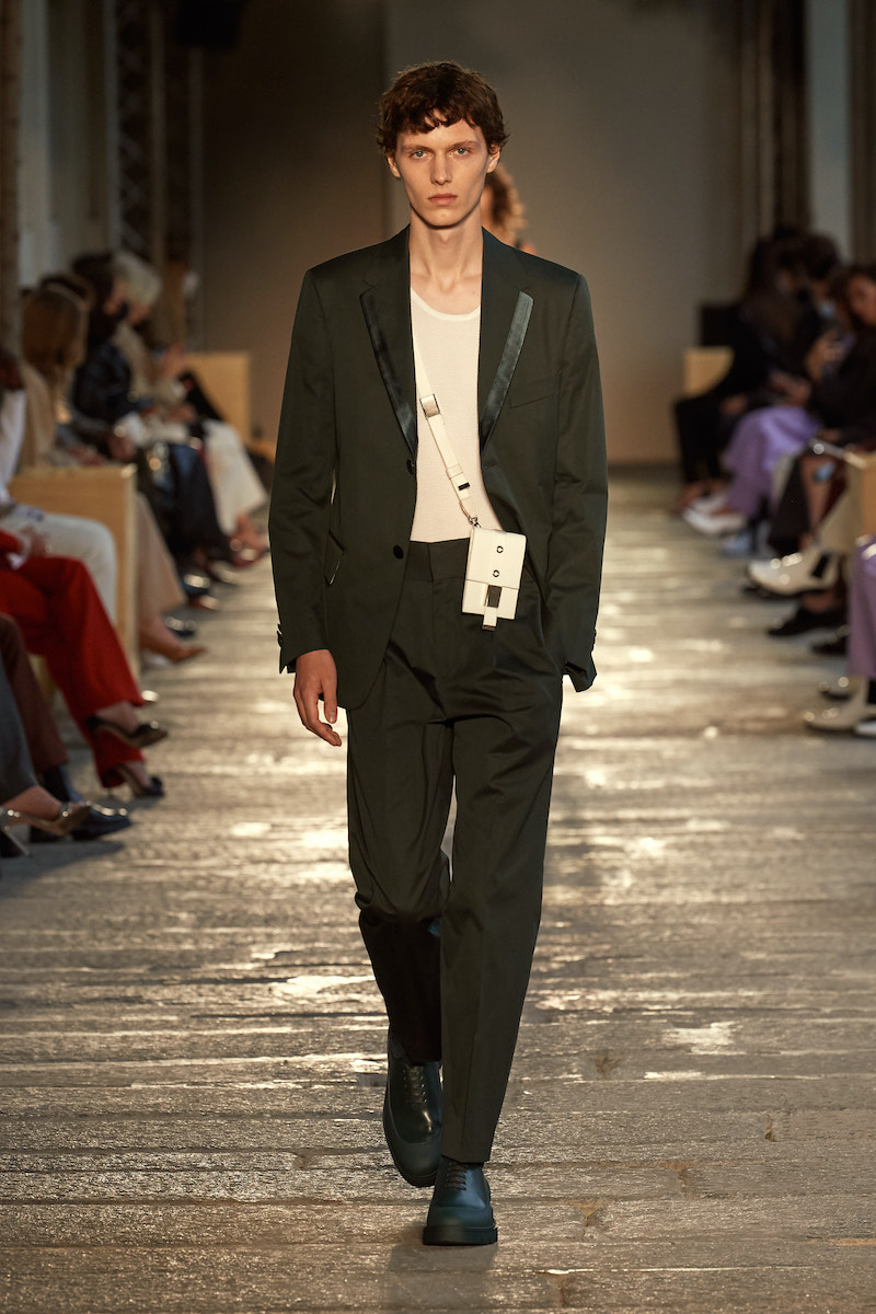 milan-fashion-week--hugo-boss-spring-summer-2021-collection-HBME_110_S21SR_FS_Milan_01_Runway_64_sRGB.jpg