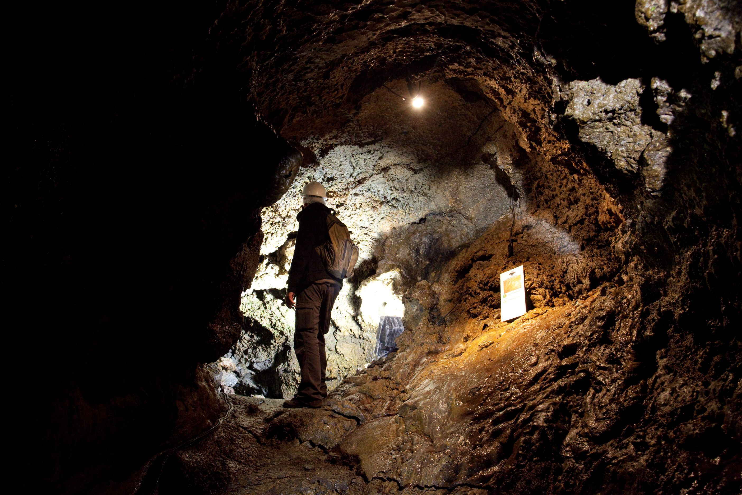 azorean-islands---images-Natal_Cave.jpg