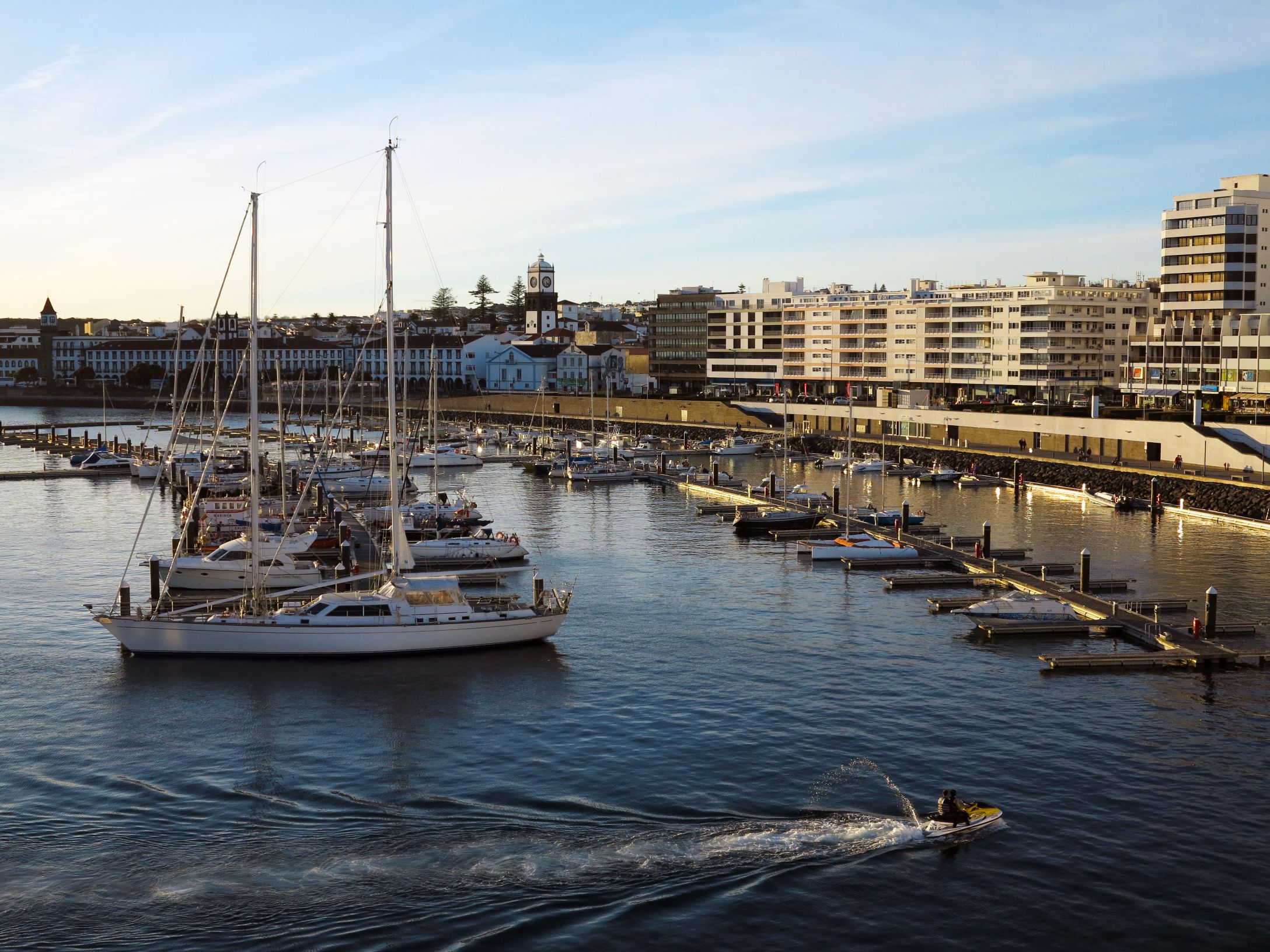 azorean-islands---images-Ponta_Delgada_Marina.jpg