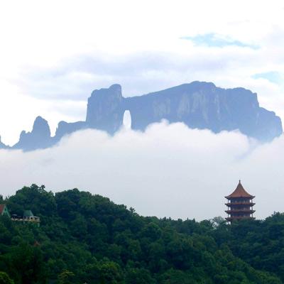 tianmen-mountain---hunan---china---images-Tianmen_Mountain_-_Hunan_-_China_-_images_(15).jpg