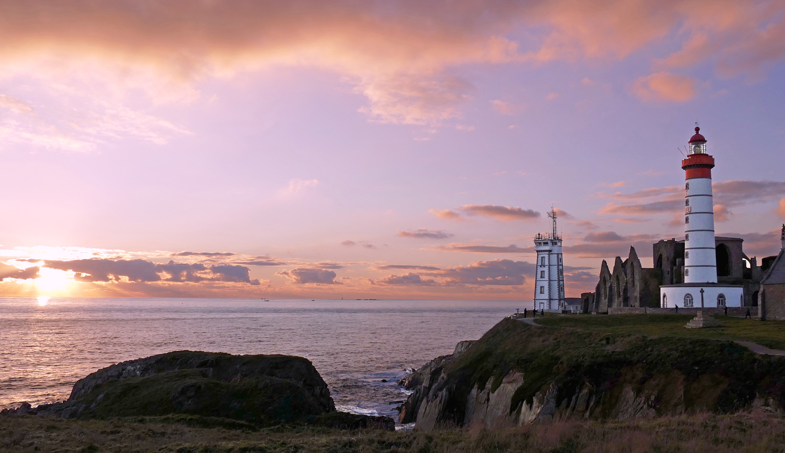 finistere---brittany---france---images-saint-mathieu.jpg