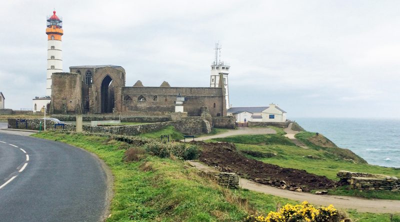 finistere---brittany---france---images-strada-fari_modifié-1-800x445.jpg