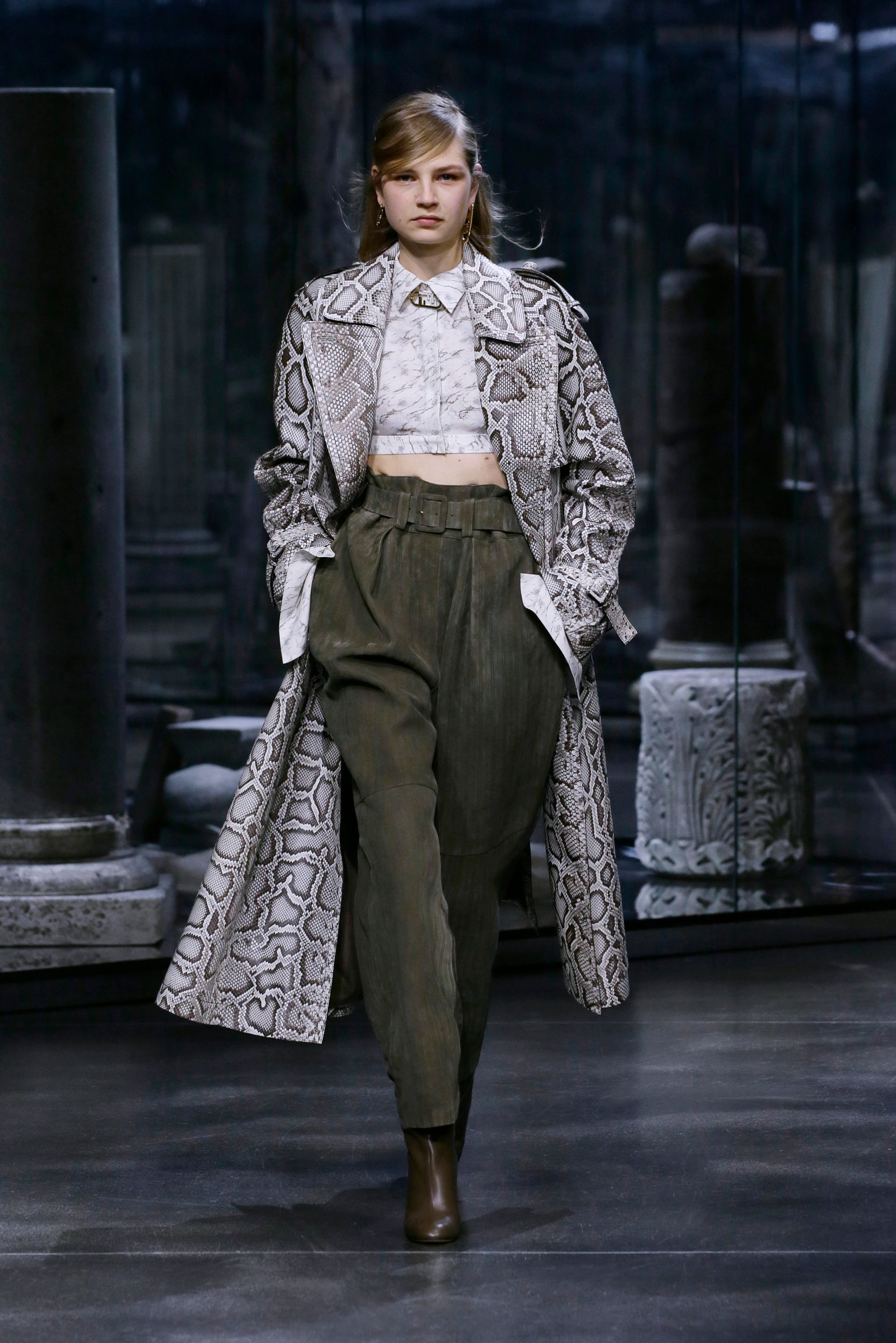 milan-fashion-week--fendi-autumn-winter-2022-collection-42_FENDI_WOMEN_FW_21_22.jpg