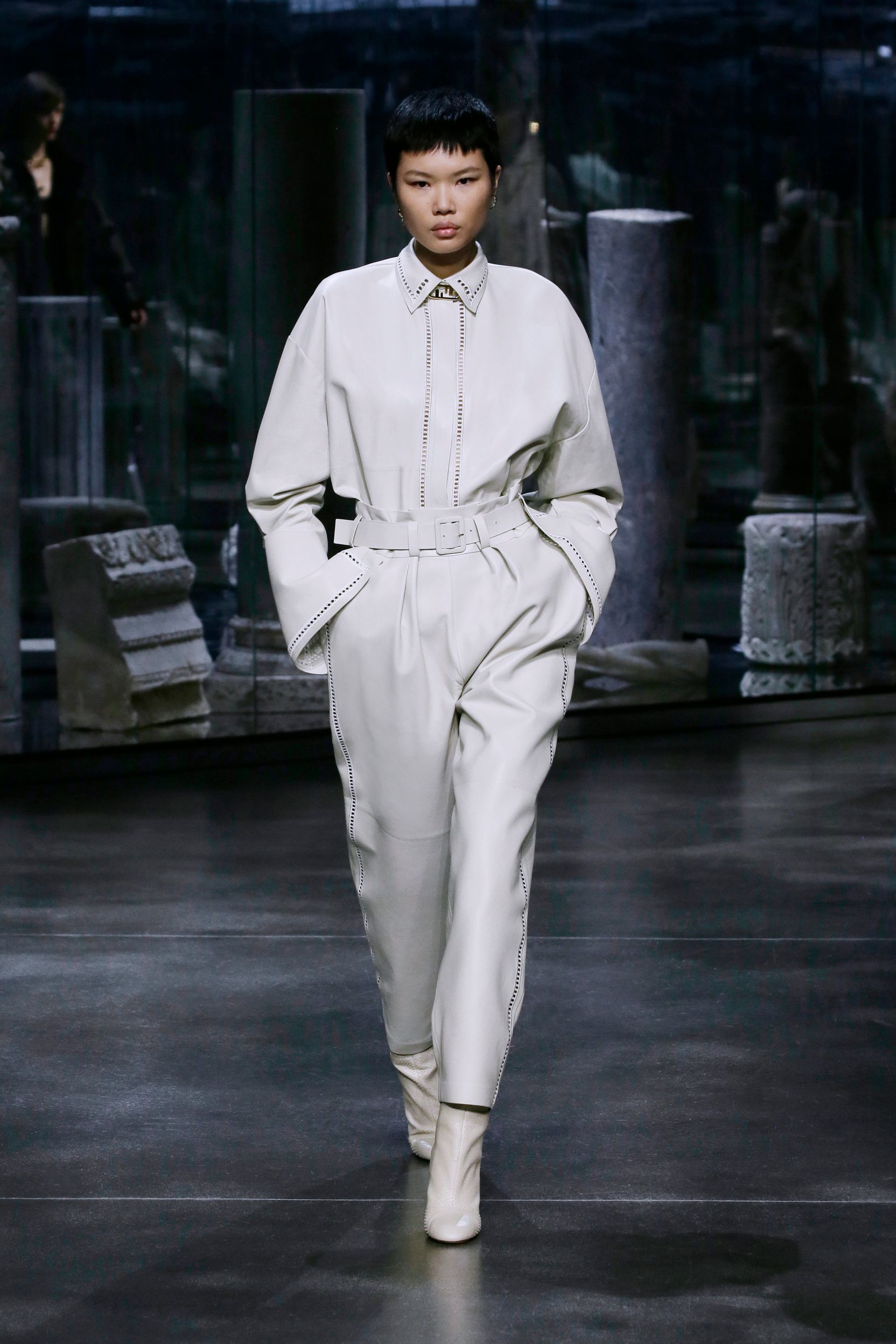 milan-fashion-week--fendi-autumn-winter-2022-collection-46_FENDI_WOMEN_FW_21_22.jpg