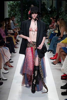 milan-fashion-week--philosophy-di-lorenzo-serafini-spring-summer-2022-collection-milan-fashion-week--philosophy-di-lorenzo-serafini-spring-summer-2022-collection_(41).jpg