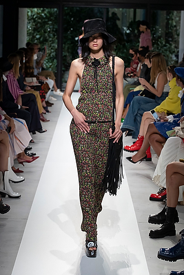 milan-fashion-week--philosophy-di-lorenzo-serafini-spring-summer-2022-collection-milan-fashion-week--philosophy-di-lorenzo-serafini-spring-summer-2022-collection_(44).jpg