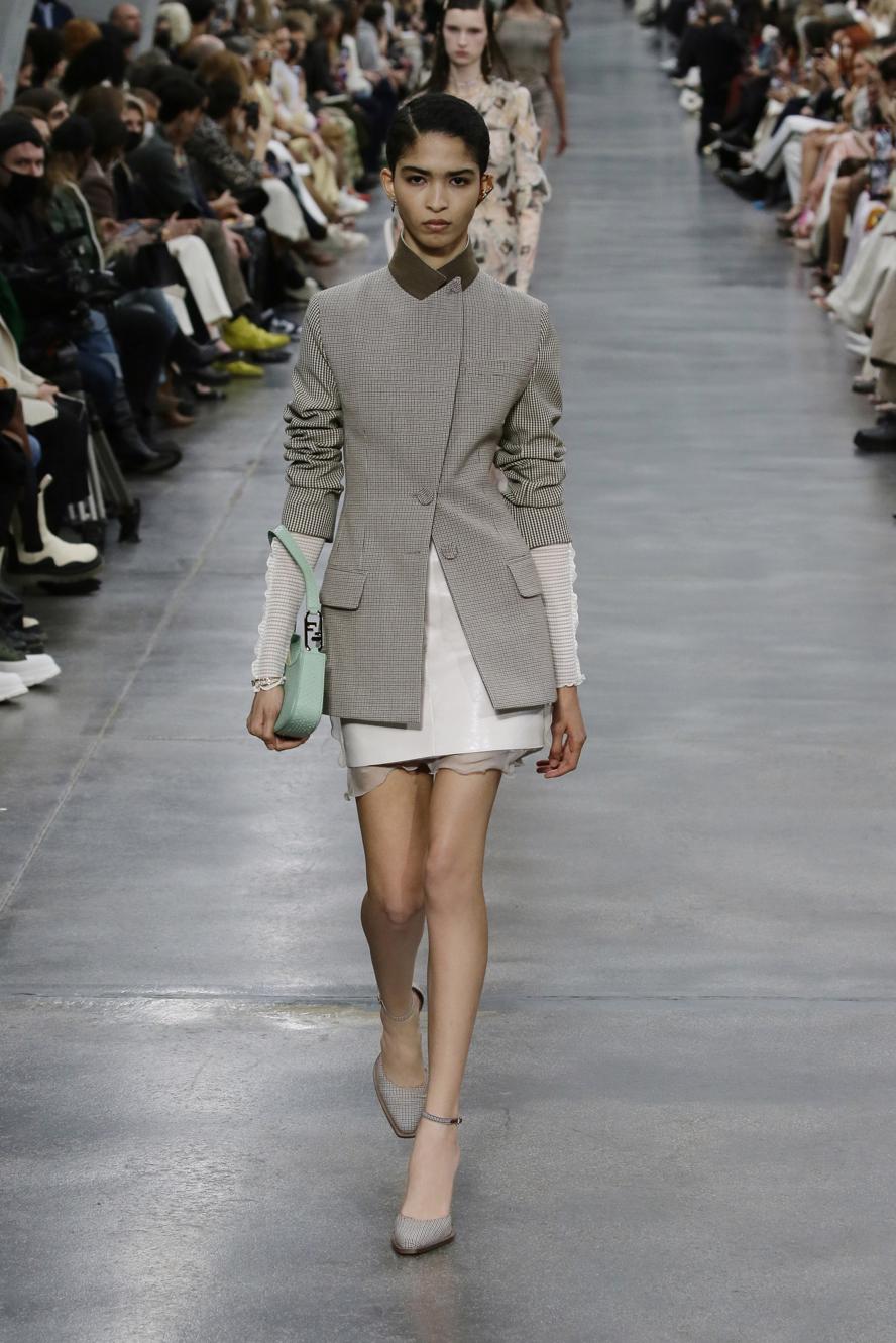 milan-fashion-week--fendi-fall-winter-2023-collection-09_FENDI_WOMEN_FW_22-23.JPG