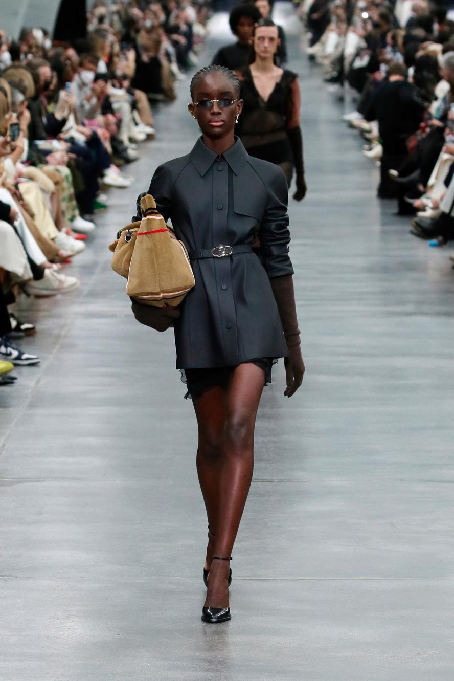 milan-fashion-week--fendi-fall-winter-2023-collection-32_FENDI_WOMEN_FW_22-23.JPG