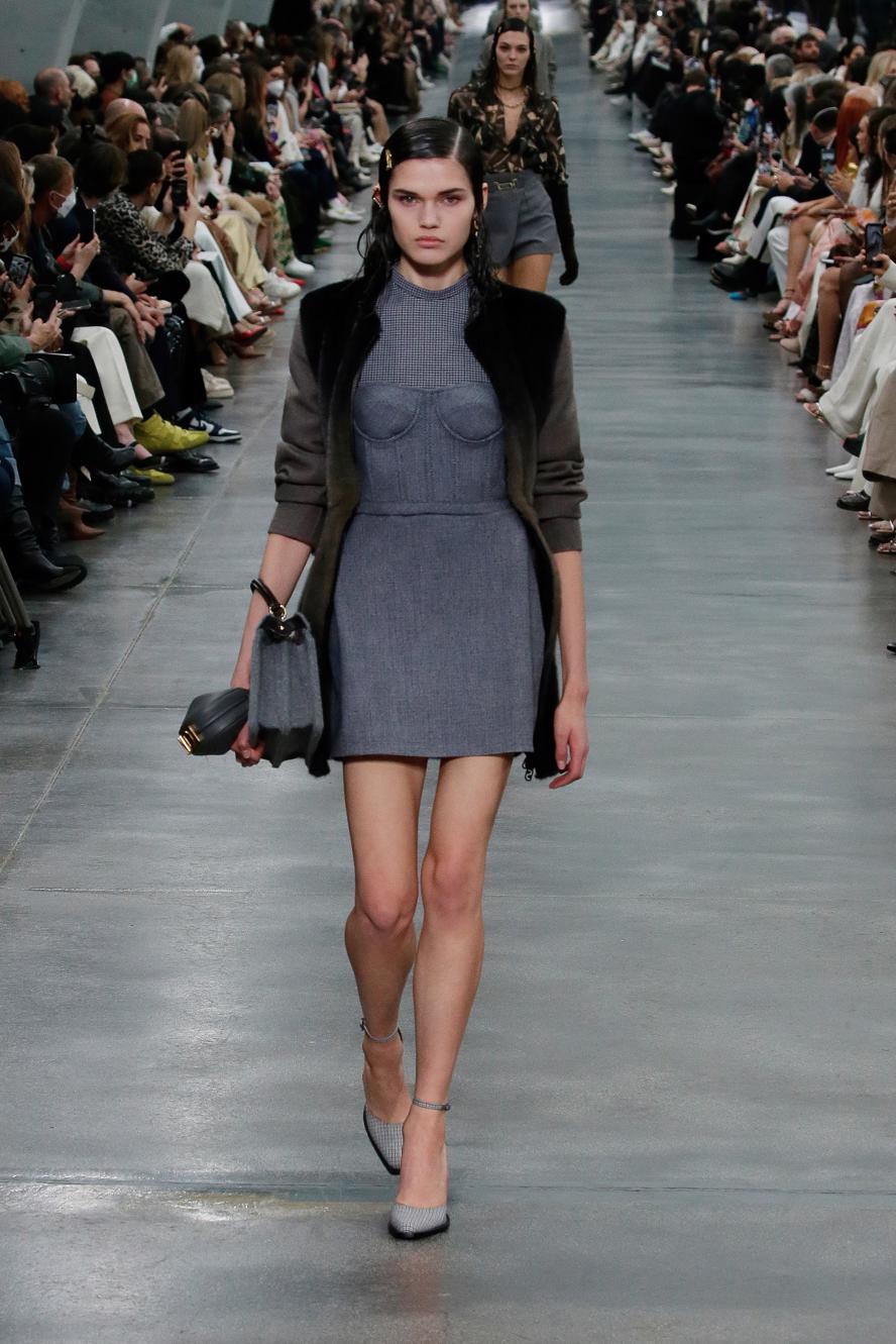 milan-fashion-week--fendi-fall-winter-2023-collection-40_FENDI_WOMEN_FW_22-23.JPG