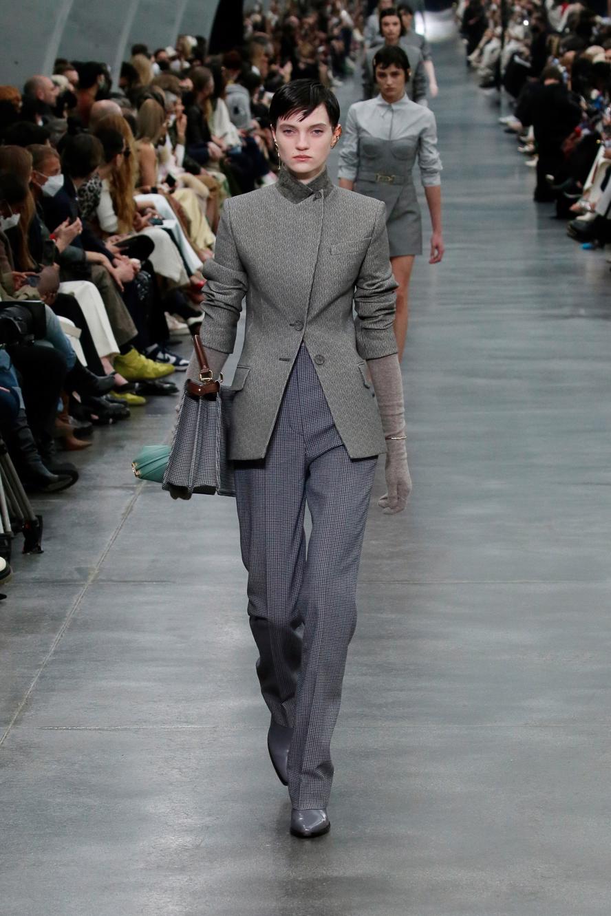 milan-fashion-week--fendi-fall-winter-2023-collection-43_FENDI_WOMEN_FW_22-23.JPG