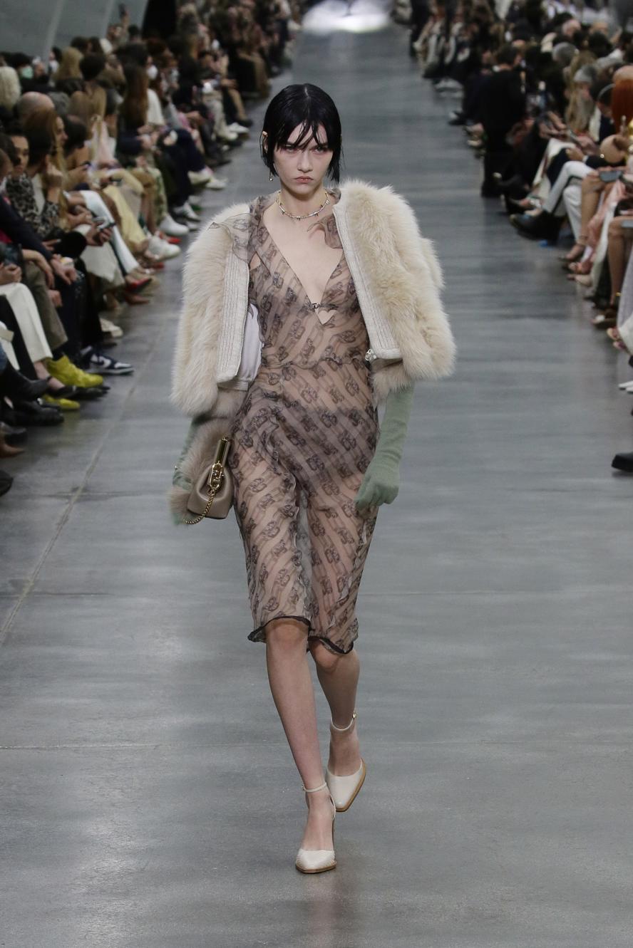 milan-fashion-week--fendi-fall-winter-2023-collection-51_FENDI_WOMEN_FW_22-23.JPG