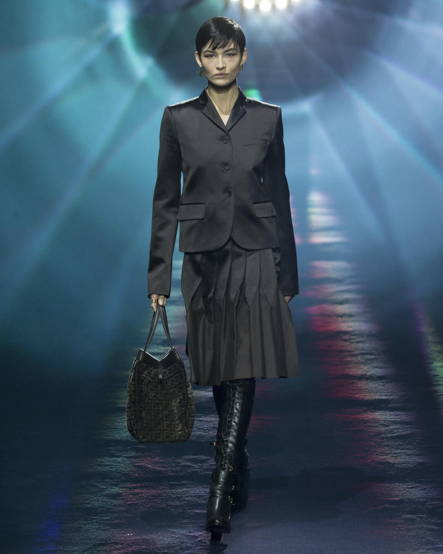 milan-fashion-week--fendi-autumn-winter-2024-collection-Look_31.jpg