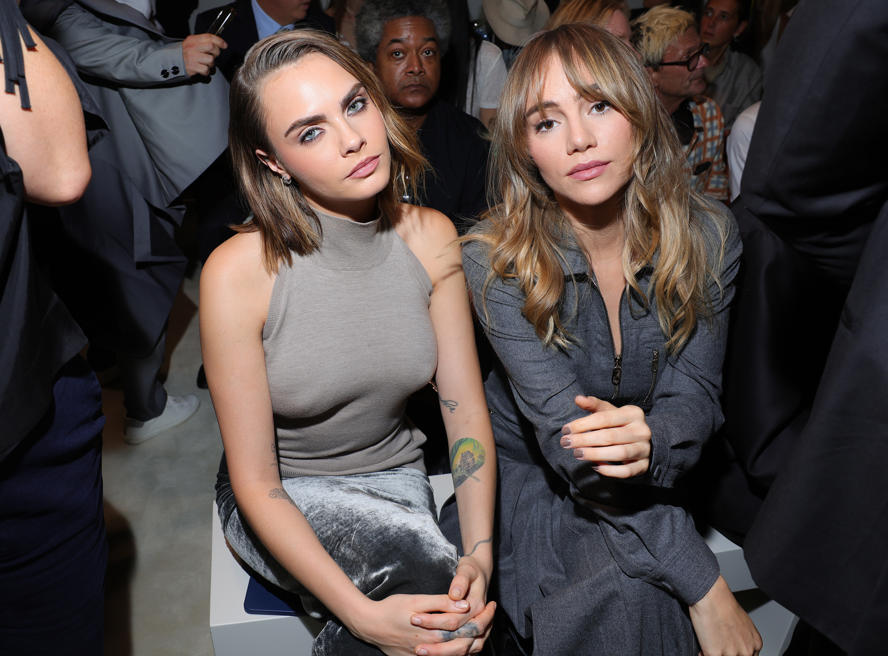 milan-fashion-week--fendi-spring-summer-2024-collection-Cara_Delevingne,_Suki_Waterhouse_707.JPG