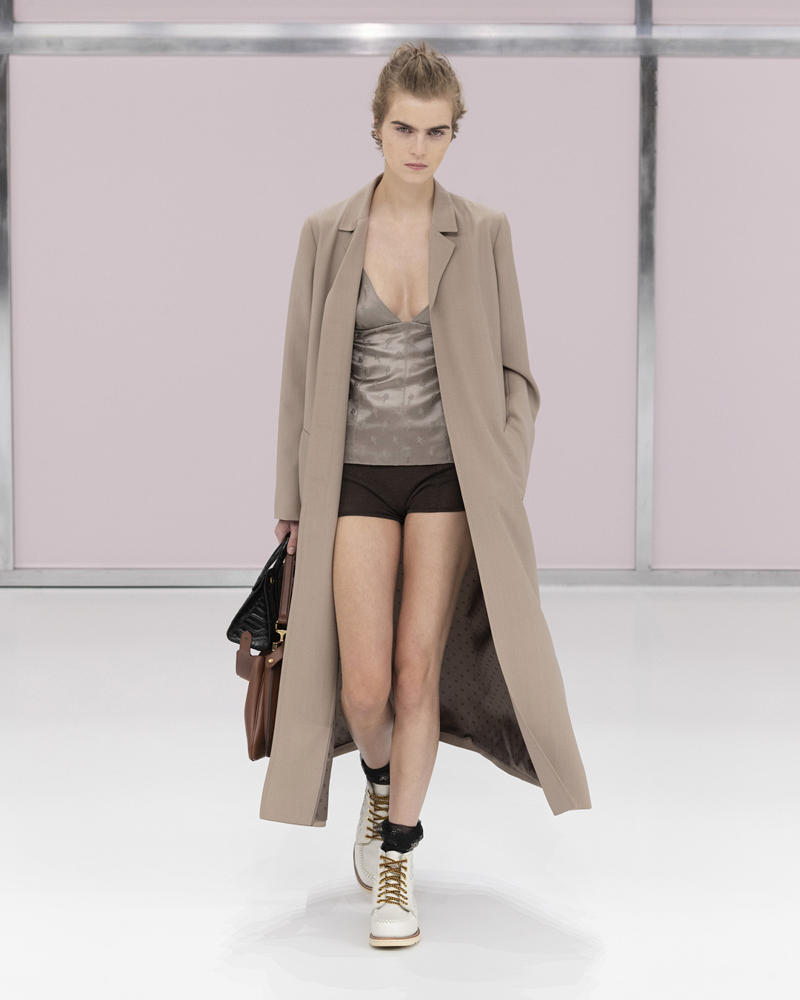 milan-fashion-week--fendi-spring-summer-2025-collection-Fendi_SS25_21.jpg