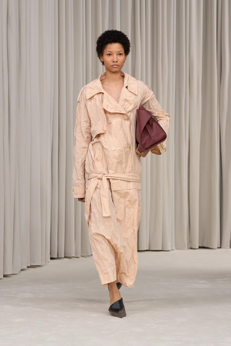 milan-fashion-week--salvatore-ferragamo-spring-summer-2025-collection-Ferragamo_-_SS25_-_LOOK_05.jpg