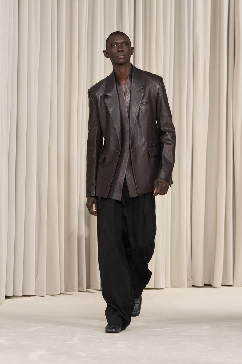 milan-fashion-week--salvatore-ferragamo-spring-summer-2025-collection-Ferragamo_-_SS25_-_LOOK_64.jpg